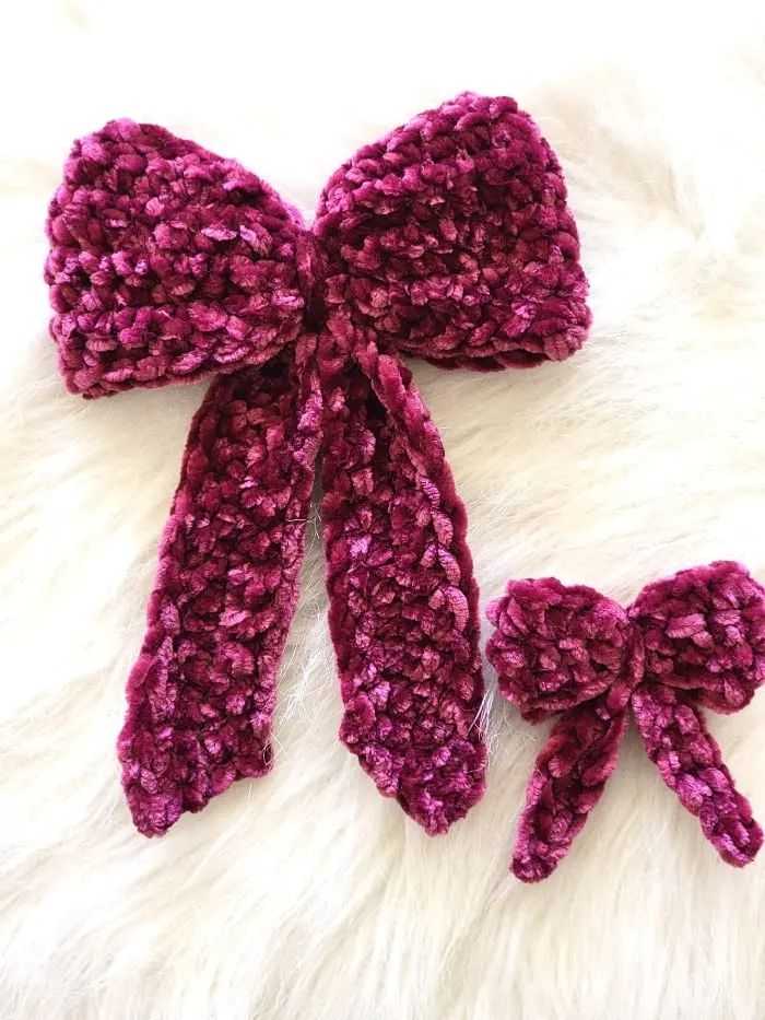 Crochet Bow pattern made in Burgundy color in 2 sizes
